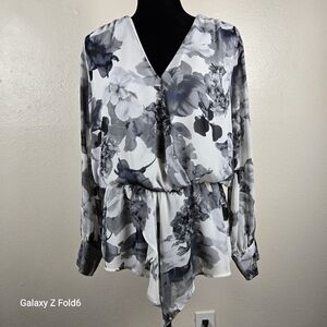 VINCE CAMUTO‎ Floral Wrap Blouse Gray White Long Sleeve Peplum Top L